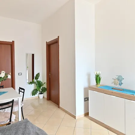 Izzhome Flamingo Apartament