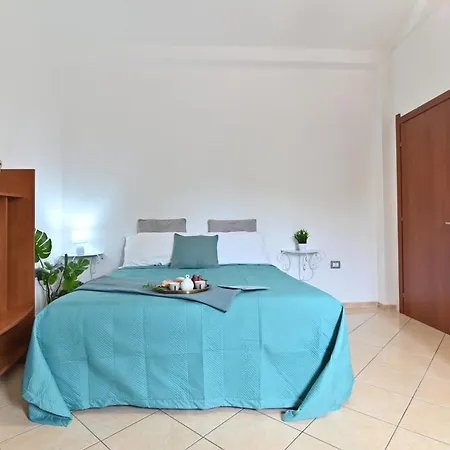 Izzhome Flamingo Apartament *
