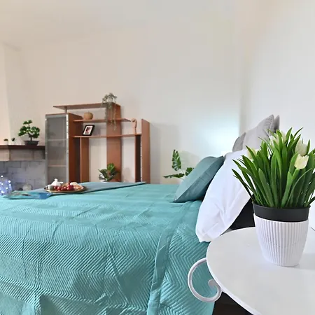 Apartament Izzhome Flamingo *