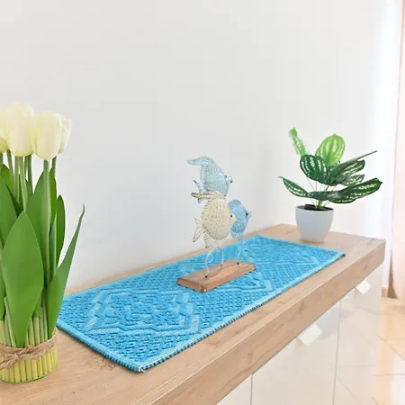 Izzhome Flamingo Apartment
